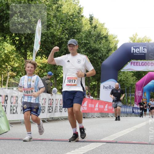 06.09.2026 - CURREX Alsterlauf Yannick Fuchs http://msf.ph/oto/10176948 06.09.2026 12:02:35 Ziel 1017, 1019 meine-sportfotos.de