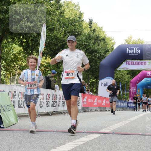 06.09.2026 - CURREX Alsterlauf Yannick Fuchs http://msf.ph/oto/10176965 06.09.2026 12:02:35 Ziel 1017, 1019 meine-sportfotos.de