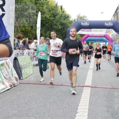 06.09.2026 - CURREX Alsterlauf Yannick Fuchs http://msf.ph/oto/10177066 06.09.2026 09:54:52 Ziel 2314, 2395, 2433, 2451, 2587, 2640, 3251, 3341, 3363, 3413, 3629, 3991, 4206, 4335, 4394, 4458, 4974, 5165, 5657, 5666, 6079, 6191, 6210 meine-sportfotos.de