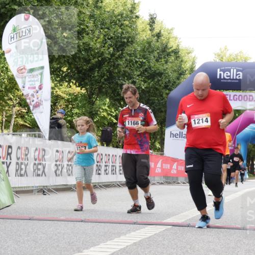 06.09.2026 - CURREX Alsterlauf Yannick Fuchs http://msf.ph/oto/10177772 06.09.2026 12:03:02 Ziel 1144, 1151, 1166, 1167, 1214, 1309, 1331, 8103 meine-sportfotos.de