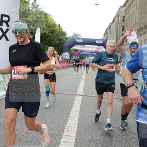 06.09.2026 - CURREX Alsterlauf Yannick Fuchs http://msf.ph/oto/10177818 06.09.2026 09:55:03 Ziel 2184, 2261, 2314, 2348, 2397, 2494, 2502, 2826, 2962, 3291, 3341, 3363, 4322, 4839, 5094, 5298, 5385 meine-sportfotos.de