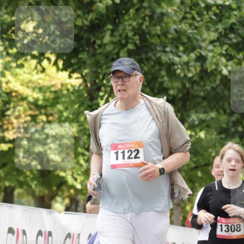 06.09.2026 - CURREX Alsterlauf Yannick Fuchs http://msf.ph/oto/10178252 06.09.2026 12:03:18 Ziel 1122, 1134, 1248, 1282, 1292, 1308 meine-sportfotos.de