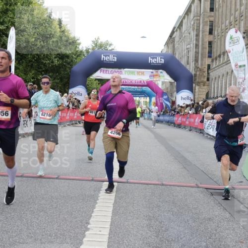 06.09.2026 - CURREX Alsterlauf Yannick Fuchs http://msf.ph/oto/10178400 06.09.2026 09:55:12 Ziel 2348, 2499, 2908, 4266, 4615, 4622, 4686, 4765, 4956, 5721, 6216 meine-sportfotos.de