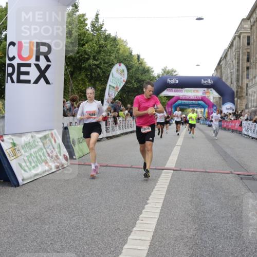 06.09.2026 - CURREX Alsterlauf Yannick Fuchs http://msf.ph/oto/10178706 06.09.2026 09:55:16 Ziel 2012, 2499, 2908, 3344, 4266, 4512, 4615, 4622, 4686, 4765, 4956, 5721, 5855, 6216 meine-sportfotos.de