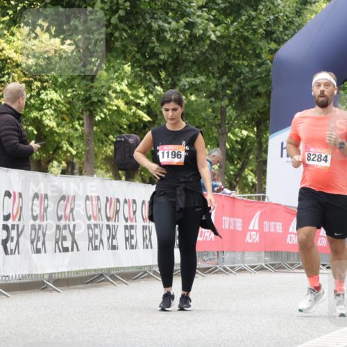 06.09.2026 - CURREX Alsterlauf Yannick Fuchs http://msf.ph/oto/10179023 06.09.2026 12:03:50 Ziel 1067, 1180, 1196, 1302, 8284 meine-sportfotos.de