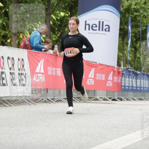 06.09.2026 - CURREX Alsterlauf Yannick Fuchs http://msf.ph/oto/10179195 06.09.2026 12:03:58 Ziel 1142, 1196, 8284 meine-sportfotos.de