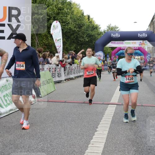 06.09.2026 - CURREX Alsterlauf Yannick Fuchs http://msf.ph/oto/10180373 06.09.2026 09:55:37 Ziel 2308, 2420, 2854, 2874, 3051, 3271, 3481, 3550, 3929, 4284, 4404, 4827, 4949, 4962, 5531, 5720, 6034, 6479, 8027, 8204 meine-sportfotos.de