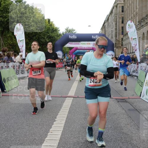 06.09.2026 - CURREX Alsterlauf Yannick Fuchs http://msf.ph/oto/10180490 06.09.2026 09:55:38 Ziel 2117, 2308, 2420, 2854, 2874, 3051, 3271, 3481, 3550, 3799, 3929, 4284, 4404, 4827, 4949, 4962, 5720, 6034, 6479, 8027, 8204 meine-sportfotos.de
