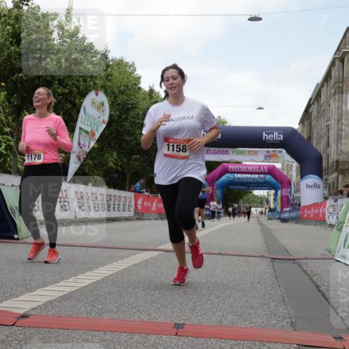 06.09.2026 - CURREX Alsterlauf Yannick Fuchs http://msf.ph/oto/10180516 06.09.2026 12:04:26 Ziel 1046, 1071, 1158, 1174, 1178, 1241, 1307 meine-sportfotos.de