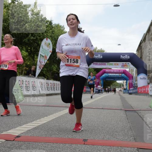 06.09.2026 - CURREX Alsterlauf Yannick Fuchs http://msf.ph/oto/10180559 06.09.2026 12:04:26 Ziel 1046, 1071, 1158, 1174, 1178, 1241, 1307 meine-sportfotos.de