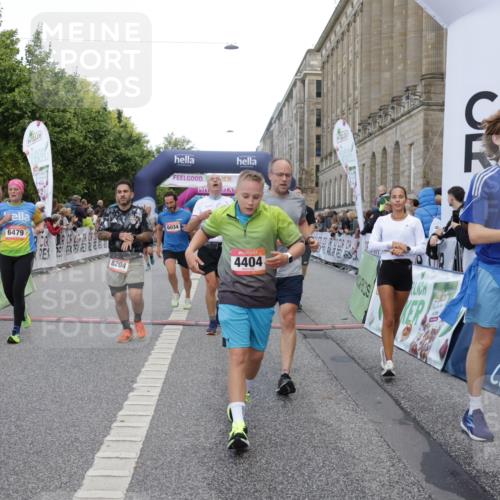 06.09.2026 - CURREX Alsterlauf Yannick Fuchs http://msf.ph/oto/10180708 06.09.2026 09:55:41 Ziel 2117, 2308, 2420, 2479, 2854, 2874, 3051, 3304, 3481, 3550, 3799, 3929, 4284, 4404, 4827, 4955, 4962, 6034, 6479, 8027, 8204 meine-sportfotos.de