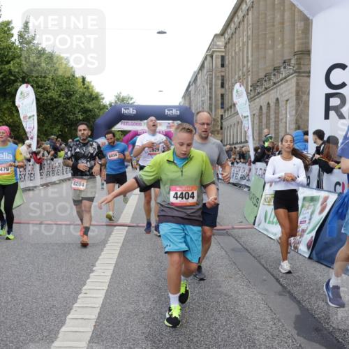 06.09.2026 - CURREX Alsterlauf Yannick Fuchs http://msf.ph/oto/10180725 06.09.2026 09:55:41 Ziel 2117, 2308, 2420, 2479, 2854, 2874, 3051, 3304, 3481, 3550, 3799, 3929, 4284, 4404, 4827, 4955, 4962, 6034, 6479, 8027, 8204 meine-sportfotos.de