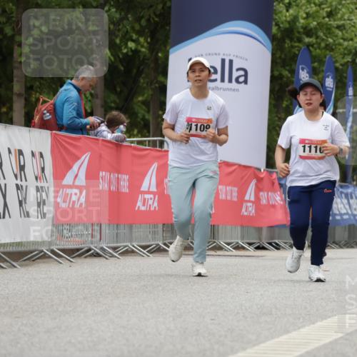 06.09.2026 - CURREX Alsterlauf Yannick Fuchs http://msf.ph/oto/10180740 06.09.2026 12:04:36 Ziel 1109, 1110, 1174, 1179 meine-sportfotos.de