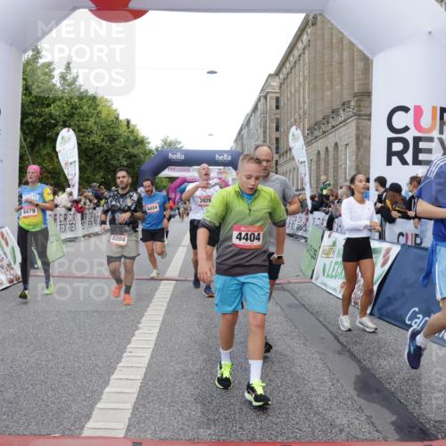 06.09.2026 - CURREX Alsterlauf Yannick Fuchs http://msf.ph/oto/10180753 06.09.2026 09:55:41 Ziel 2117, 2308, 2420, 2479, 2854, 2874, 3051, 3304, 3481, 3550, 3799, 3929, 4284, 4404, 4827, 4955, 4962, 6034, 6479, 8027, 8204 meine-sportfotos.de