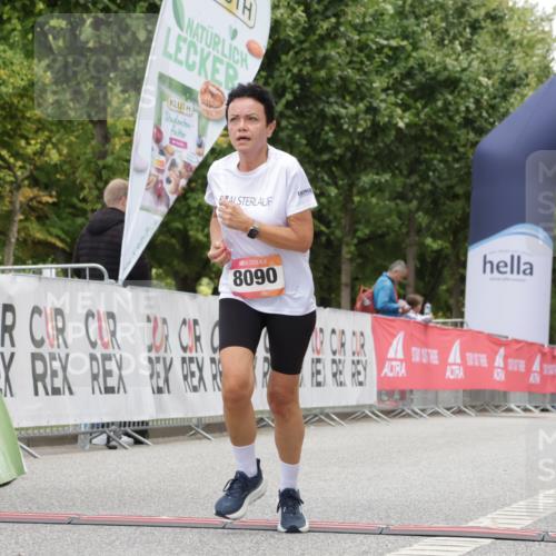 06.09.2026 - CURREX Alsterlauf Yannick Fuchs http://msf.ph/oto/10180940 06.09.2026 12:04:44 Ziel 1109, 1110, 8090 meine-sportfotos.de