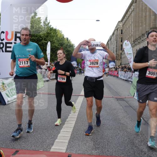 06.09.2026 - CURREX Alsterlauf Yannick Fuchs http://msf.ph/oto/10180985 06.09.2026 09:55:44 Ziel 2117, 2479, 2874, 3051, 3304, 3481, 3799, 3902, 3903, 3929, 4284, 4404, 4827, 4865, 4955, 4961, 4962, 5488, 6034, 6479, 8027, 8204 meine-sportfotos.de