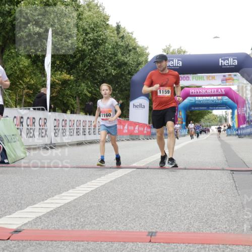 06.09.2026 - CURREX Alsterlauf Yannick Fuchs http://msf.ph/oto/10181460 06.09.2026 12:05:07 Ziel 1159, 1160, 1330, 2484 meine-sportfotos.de