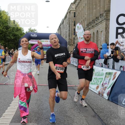 06.09.2026 - CURREX Alsterlauf Yannick Fuchs http://msf.ph/oto/10181495 06.09.2026 09:55:51 Ziel 2277, 2479, 3304, 3902, 3903, 4190, 4434, 4463, 4627, 4865, 4955, 4961, 5484, 5488, 6400, 8086, 8259 meine-sportfotos.de