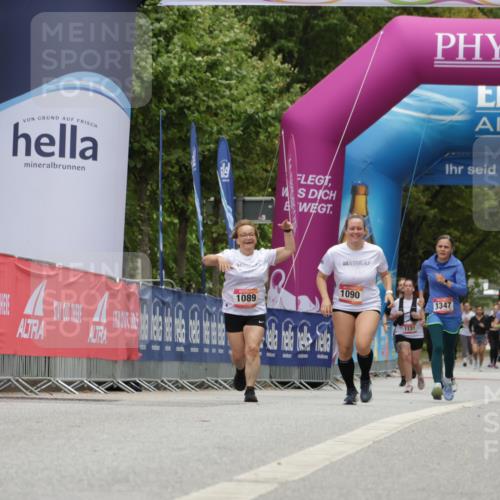 06.09.2026 - CURREX Alsterlauf Yannick Fuchs http://msf.ph/oto/10181529 06.09.2026 12:05:14 Ziel 1159, 1160, 1330 meine-sportfotos.de