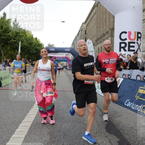 06.09.2026 - CURREX Alsterlauf Yannick Fuchs http://msf.ph/oto/10181534 06.09.2026 09:55:51 Ziel 2277, 2479, 3304, 3902, 3903, 4190, 4434, 4463, 4627, 4865, 4955, 4961, 5484, 5488, 6400, 8086, 8259 meine-sportfotos.de