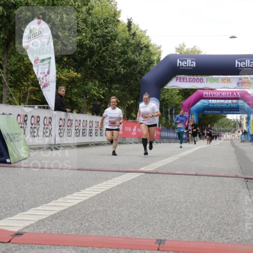 06.09.2026 - CURREX Alsterlauf Yannick Fuchs http://msf.ph/oto/10181607 06.09.2026 12:05:20 Ziel 1089, 1090 meine-sportfotos.de