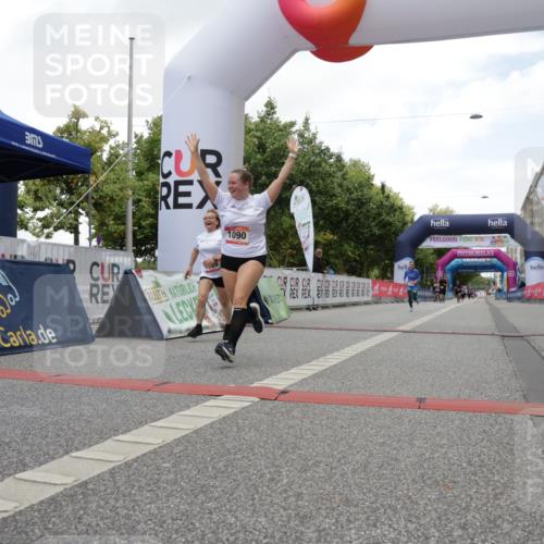 06.09.2026 - CURREX Alsterlauf Yannick Fuchs http://msf.ph/oto/10181767 06.09.2026 12:05:23 Ziel 1089, 1090, 1347 meine-sportfotos.de