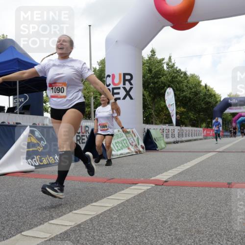 06.09.2026 - CURREX Alsterlauf Yannick Fuchs http://msf.ph/oto/10181829 06.09.2026 12:05:23 Ziel 1089, 1090, 1347 meine-sportfotos.de