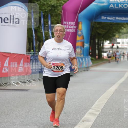 06.09.2026 - CURREX Alsterlauf Yannick Fuchs http://msf.ph/oto/10182052 06.09.2026 12:09:47 Ziel 1095, 1150, 1209, 1298, 1305 meine-sportfotos.de