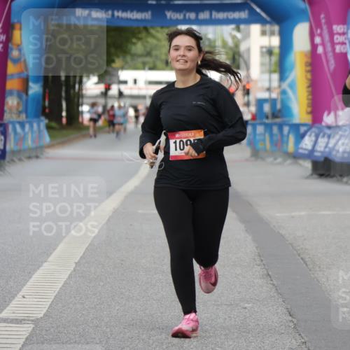 06.09.2026 - CURREX Alsterlauf Yannick Fuchs http://msf.ph/oto/10182071 06.09.2026 12:09:49 Ziel 1095, 1150, 1209 meine-sportfotos.de