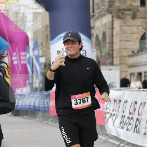06.09.2026 - CURREX Alsterlauf Yannick Fuchs http://msf.ph/oto/10182135 06.09.2026 12:09:51 Ziel 1095, 1150, 1209 meine-sportfotos.de