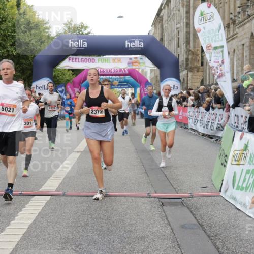 06.09.2026 - CURREX Alsterlauf Yannick Fuchs http://msf.ph/oto/10182140 06.09.2026 09:56:00 Ziel 2239, 2277, 2372, 2516, 2626, 2641, 3411, 3636, 4135, 4262, 4434, 4463, 4627, 5021, 5484, 6032, 6301, 6313, 8086, 8211, 8338 meine-sportfotos.de