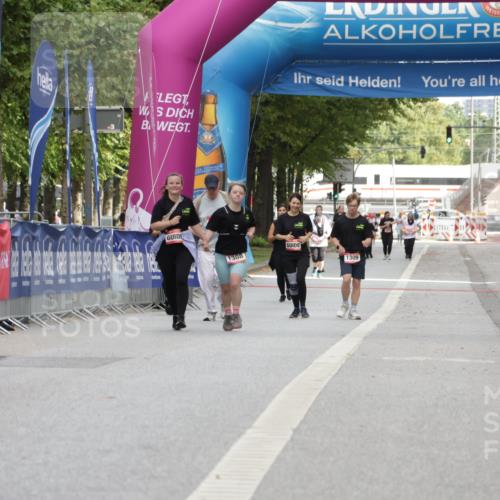 06.09.2026 - CURREX Alsterlauf Yannick Fuchs http://msf.ph/oto/10182620 06.09.2026 12:11:29 Ziel  meine-sportfotos.de