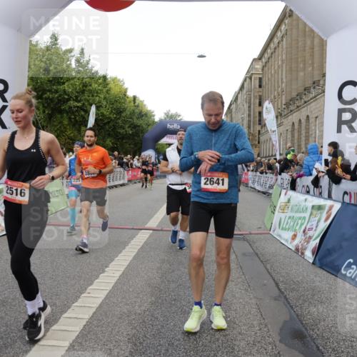 06.09.2026 - CURREX Alsterlauf Yannick Fuchs http://msf.ph/oto/10182732 06.09.2026 09:56:06 Ziel 2171, 2372, 2516, 2626, 2641, 2805, 3225, 3411, 3636, 3830, 4111, 4135, 4262, 4365, 4809, 5021, 5085, 5095, 5206, 6032, 6170, 6301, 6313, 8170, 8211, 8338 meine-sportfotos.de