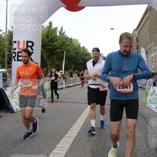 06.09.2026 - CURREX Alsterlauf Yannick Fuchs http://msf.ph/oto/10182769 06.09.2026 09:56:06 Ziel 2171, 2372, 2516, 2626, 2641, 2805, 3225, 3411, 3636, 3830, 4111, 4135, 4262, 4365, 4809, 5021, 5085, 5095, 5206, 6032, 6170, 6301, 6313, 8170, 8211, 8338 meine-sportfotos.de