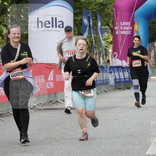 06.09.2026 - CURREX Alsterlauf Yannick Fuchs http://msf.ph/oto/10182829 06.09.2026 12:11:41 Ziel 1308 meine-sportfotos.de
