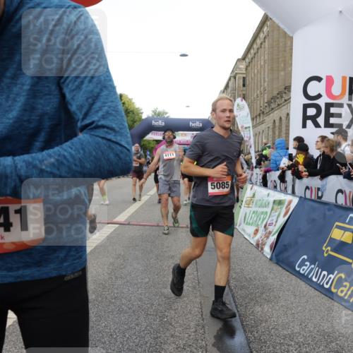 06.09.2026 - CURREX Alsterlauf Yannick Fuchs http://msf.ph/oto/10182920 06.09.2026 09:56:09 Ziel 2171, 2516, 2548, 2626, 2641, 2805, 3225, 3411, 3636, 3830, 4111, 4135, 4262, 4365, 4809, 5085, 5095, 5206, 6032, 6170, 6313, 8105, 8170 meine-sportfotos.de