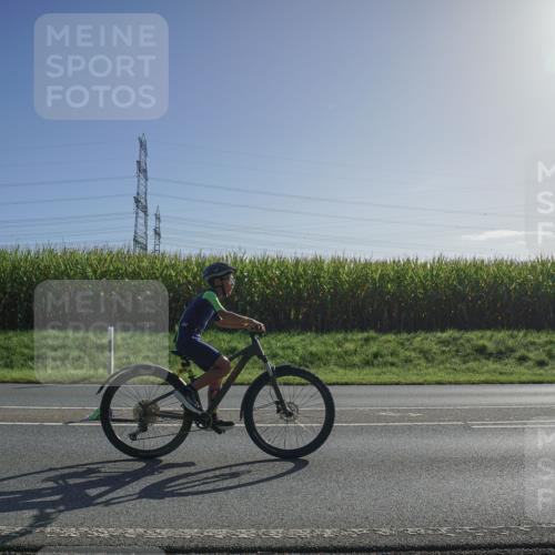 06.09.2026 - 20. Norderstedt Triathlon Michael Burmester http://msf.ph/oto/10182993 06.09.2026 09:38:49 Radfahren 609, 697, 698 meine-sportfotos.de