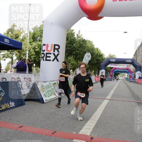 06.09.2026 - CURREX Alsterlauf Yannick Fuchs http://msf.ph/oto/10183027 06.09.2026 12:11:51 Ziel 1122, 1196, 1245, 1308, 1309 meine-sportfotos.de