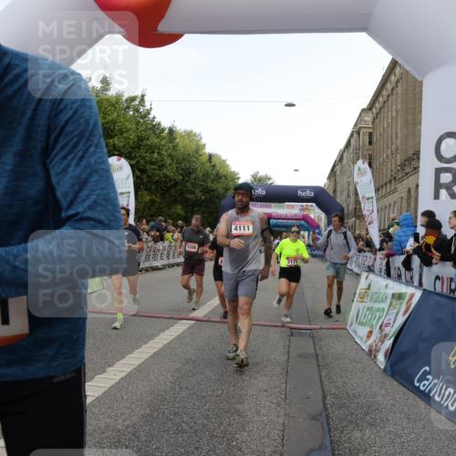 06.09.2026 - CURREX Alsterlauf Yannick Fuchs http://msf.ph/oto/10183052 06.09.2026 09:56:10 Ziel 2171, 2516, 2548, 2626, 2641, 2805, 3225, 3571, 3636, 3830, 4111, 4135, 4262, 4365, 4809, 5085, 5095, 5206, 6170, 8105, 8170 meine-sportfotos.de
