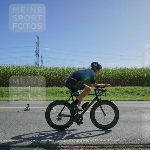 06.09.2026 - 20. Norderstedt Triathlon Michael Burmester http://msf.ph/oto/10183327 06.09.2026 10:33:55 Radfahren 718, 756 meine-sportfotos.de