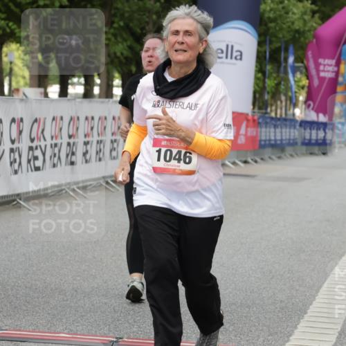 06.09.2026 - CURREX Alsterlauf Yannick Fuchs http://msf.ph/oto/10183407 06.09.2026 12:12:42 Ziel 1046, 1071 meine-sportfotos.de