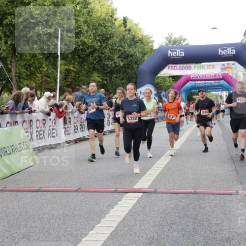 06.09.2026 - CURREX Alsterlauf Yannick Fuchs http://msf.ph/oto/10184151 06.09.2026 09:56:26 Ziel 2188, 2341, 3577, 4057, 4933, 5332, 5473, 5586, 5807, 5841, 6416, 8131, 8134 meine-sportfotos.de