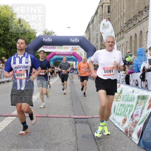 06.09.2026 - CURREX Alsterlauf Yannick Fuchs http://msf.ph/oto/10185285 06.09.2026 09:56:37 Ziel 2338, 2620, 3116, 3365, 4059, 4088, 4278, 4575, 5026, 5591, 5708, 5848, 6091, 6164, 6269, 8132 meine-sportfotos.de
