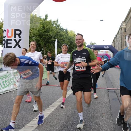 06.09.2026 - CURREX Alsterlauf Yannick Fuchs http://msf.ph/oto/10186198 06.09.2026 09:56:46 Ziel 2338, 2647, 2648, 2927, 3123, 3365, 3606, 3638, 4278, 4422, 5011, 5026, 5312, 5313, 5411, 5412, 5413, 5414, 5543, 5848, 5973, 6048, 6159, 6164, 8080, 8132 meine-sportfotos.de