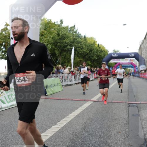 06.09.2026 - CURREX Alsterlauf Yannick Fuchs http://msf.ph/oto/10186788 06.09.2026 09:56:52 Ziel 2236, 2647, 2648, 2927, 3123, 3609, 3638, 3689, 4126, 4422, 4717, 5011, 5312, 5313, 5411, 5412, 5413, 5414, 5543, 5719, 5973, 6159 meine-sportfotos.de