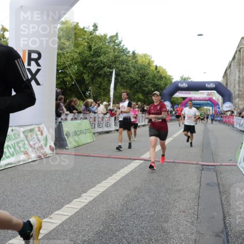 06.09.2026 - CURREX Alsterlauf Yannick Fuchs http://msf.ph/oto/10186816 06.09.2026 09:56:52 Ziel 2236, 2647, 2648, 2927, 3123, 3609, 3638, 3689, 4126, 4422, 4717, 5011, 5312, 5313, 5411, 5412, 5413, 5414, 5543, 5719, 5973, 6159 meine-sportfotos.de