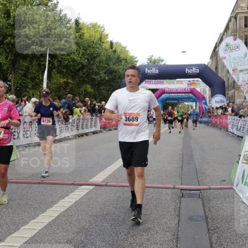 06.09.2026 - CURREX Alsterlauf Yannick Fuchs http://msf.ph/oto/10187028 06.09.2026 09:56:54 Ziel 2236, 2931, 3123, 3587, 3609, 3638, 3689, 4126, 4717, 5312, 5313, 5543, 5719, 5973, 6159, 8200 meine-sportfotos.de