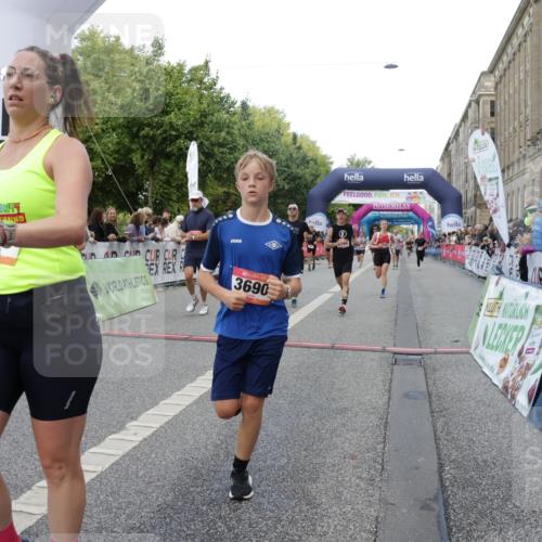 06.09.2026 - CURREX Alsterlauf Yannick Fuchs http://msf.ph/oto/10188196 06.09.2026 09:57:06 Ziel 2165, 2931, 2968, 3050, 3519, 3520, 3587, 3690, 3694, 3712, 3795, 4014, 4740, 5166, 5320, 5571, 5575, 5939, 6055, 6115, 8167, 8200 meine-sportfotos.de