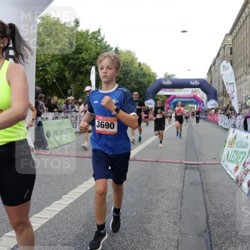 06.09.2026 - CURREX Alsterlauf Yannick Fuchs http://msf.ph/oto/10188219 06.09.2026 09:57:07 Ziel 2056, 2165, 2968, 3050, 3519, 3520, 3690, 3694, 3712, 3795, 4014, 4740, 4870, 5166, 5320, 5565, 5571, 5575, 5939, 6055, 6115, 8107, 8167 meine-sportfotos.de