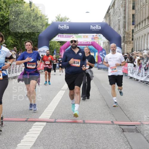06.09.2026 - CURREX Alsterlauf Yannick Fuchs http://msf.ph/oto/10188452 06.09.2026 10:05:21 Ziel 1239, 2195, 3011, 3336, 3737, 3838, 4151, 4642, 4769, 6155, 6242, 6392, 8243 meine-sportfotos.de